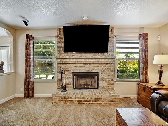 5th image of 220 SAN SABA