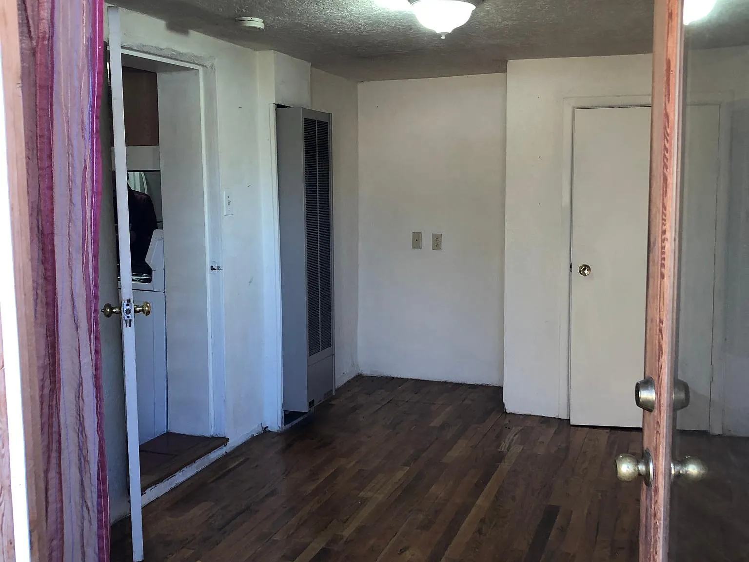 2 bed, 1100 sqft, $1,350 — Photo 2