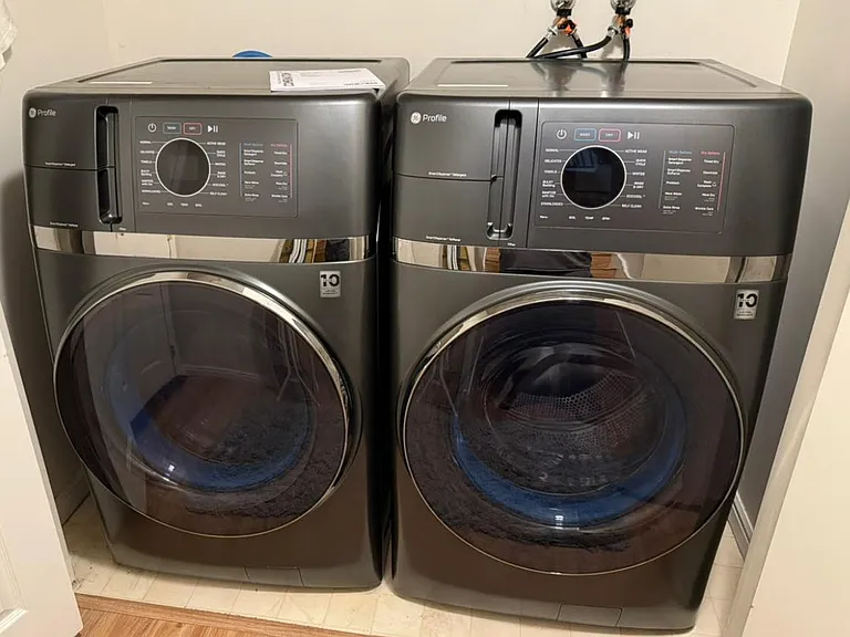 Washer/ Dryer Combo Machine