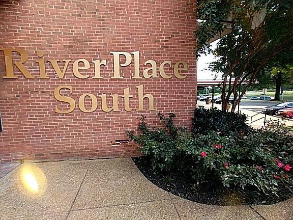 2nd image of 1011 Arlington Blvd APT 1017