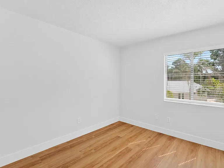 Southern Villas — Photo 36