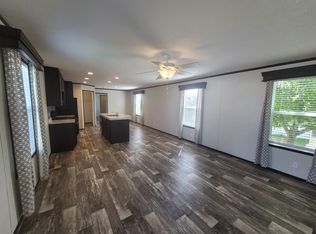 3208 Bristol Rd, Waterloo, IA 50701