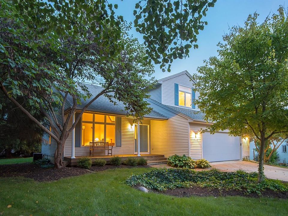 1st image of 1356 Woodland Ct