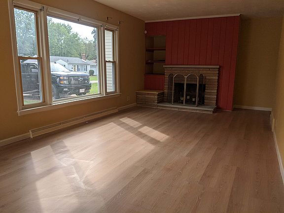 4th image of 158 Glenwood Dr