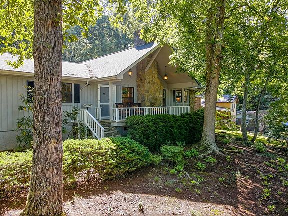2nd image of 176 White Oak Cir