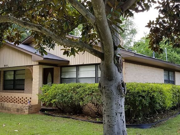 3rd image of 940 River Oaks Dr