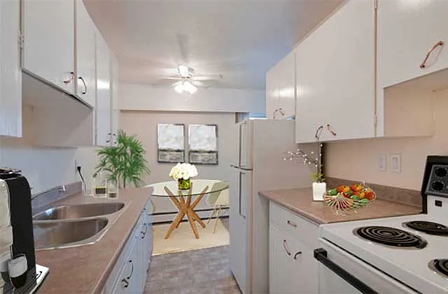Spruceland Manor Apartments — Photo 1