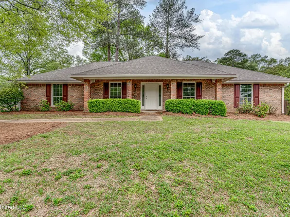 202 Woodrun Dr, Ridgeland, MS 39157