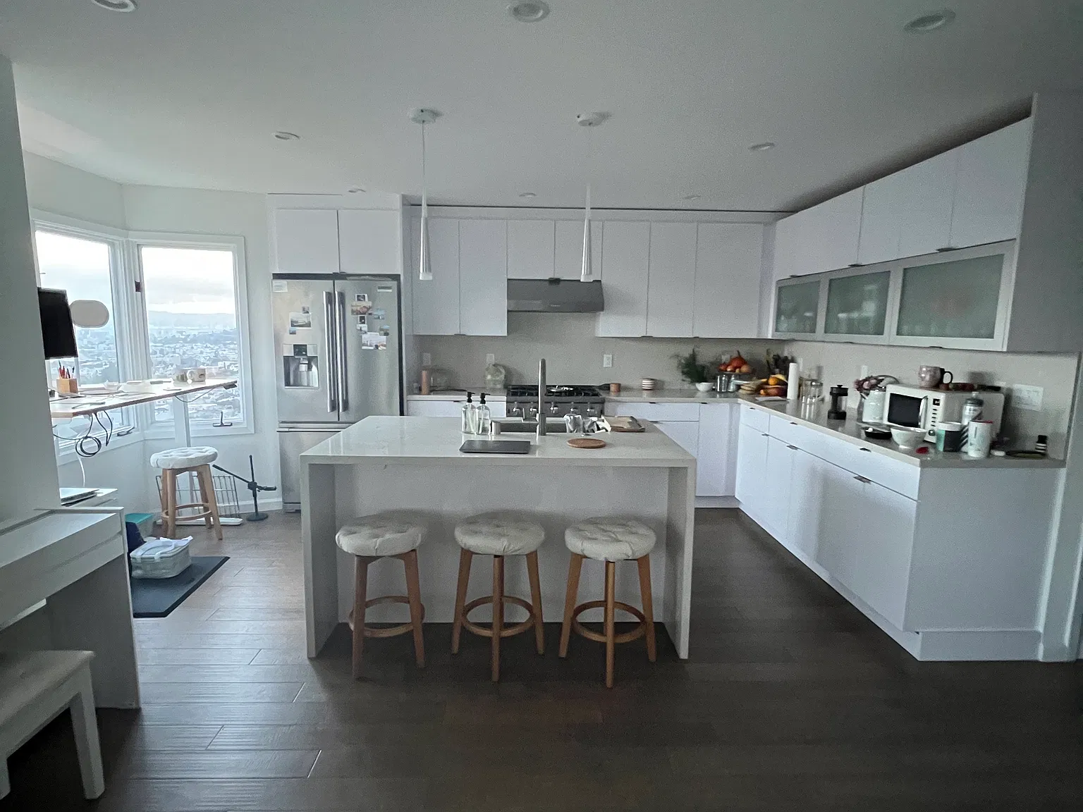 2 bed, 900 sqft, $6,800 — Photo 3