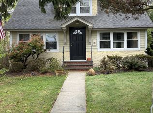35 2nd Ave, Port Jefferson, NY 11777