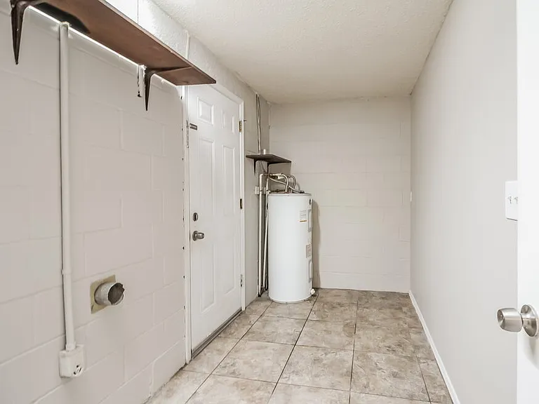 8244 Yolanda Ct — Photo 13