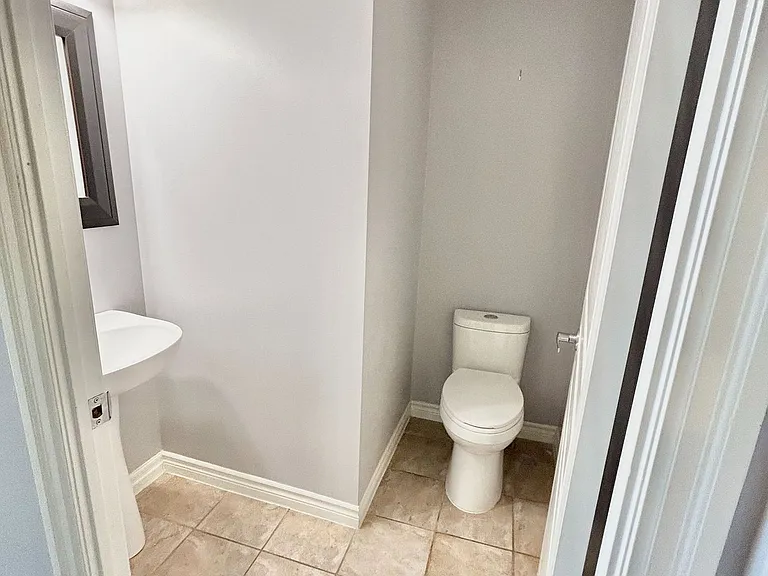 220 Burnhamthorpe Rd W #513 — Photo 25