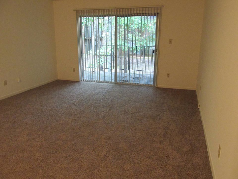 2nd image of 216 Orchard Trace Ln APT 4