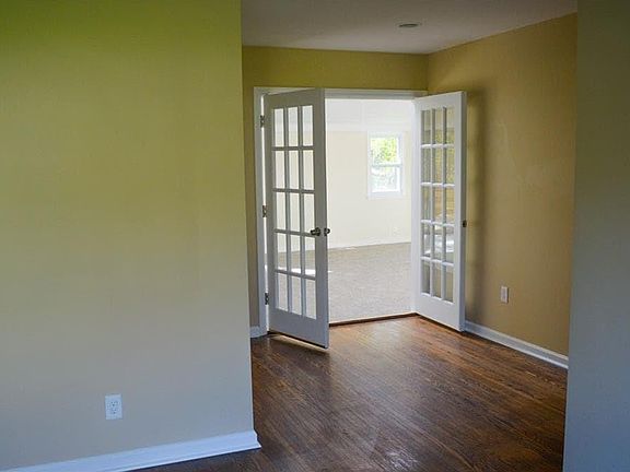 3rd image of 47 Little Brook Dr