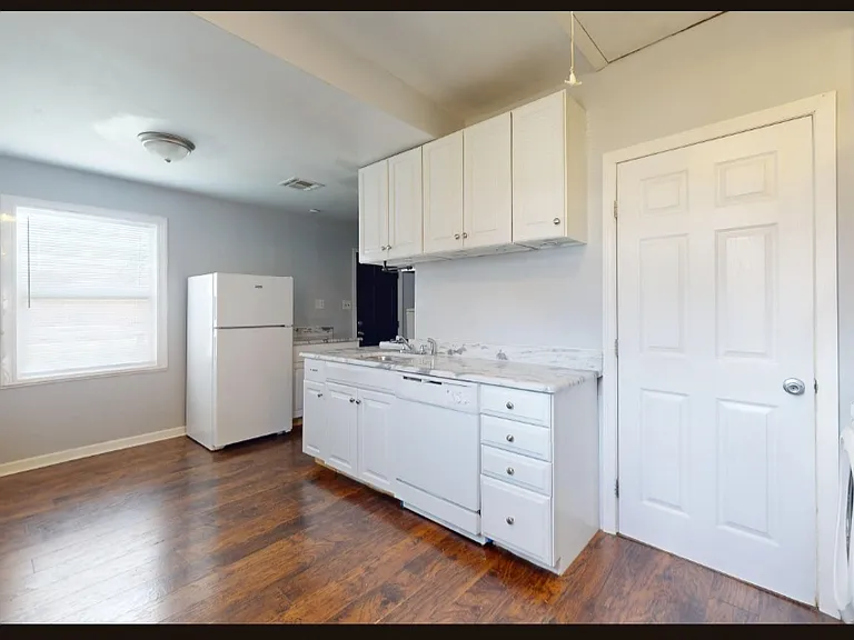 654 Cincinnati Ave — Photo 9