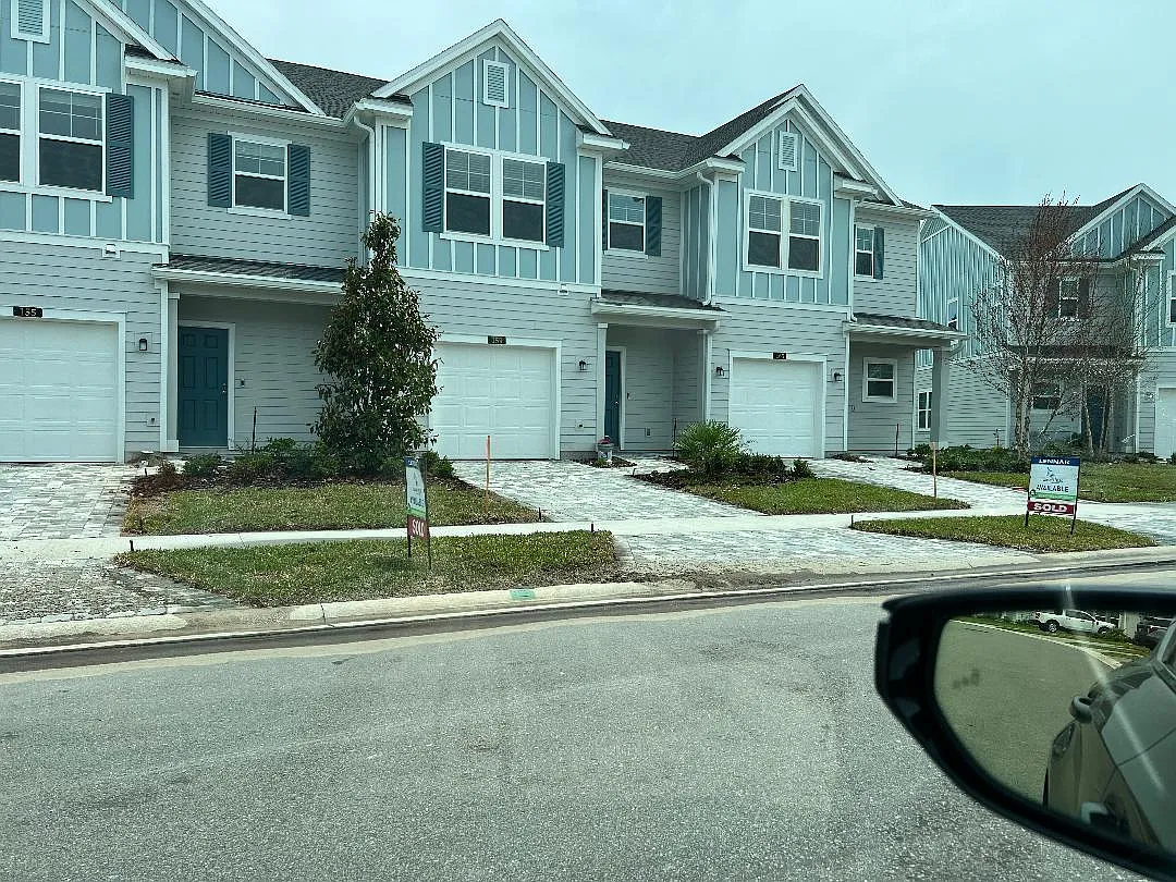 2 bed, 1616 sqft, $2,350 — Photo 1