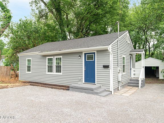 4th image of 2648 Wilson Ave