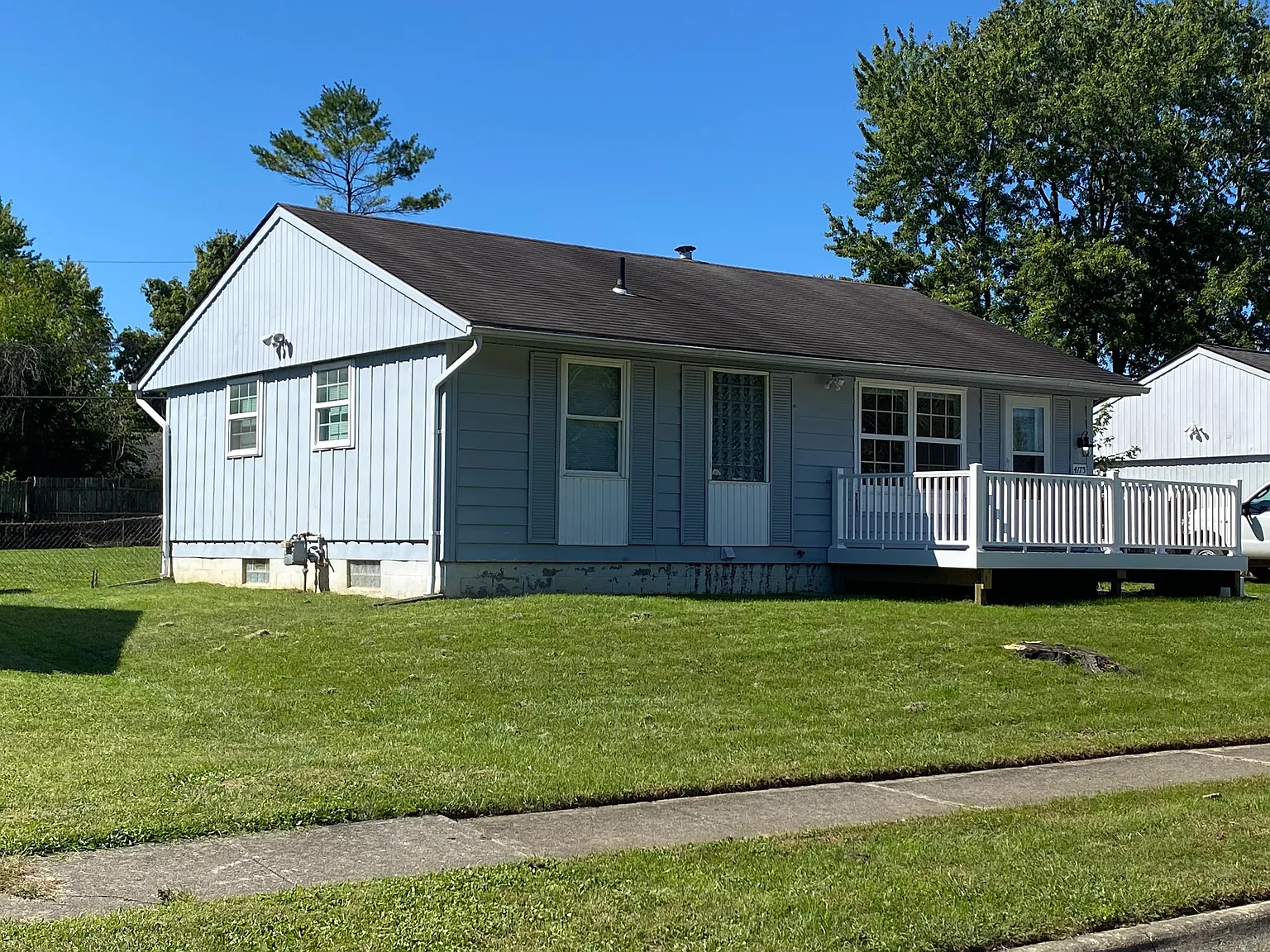 3 bed, 925 sqft, $1,500 — Photo 2