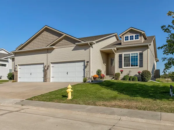 9015 Jean Louise Dr, West Des Moines, IA 50266
