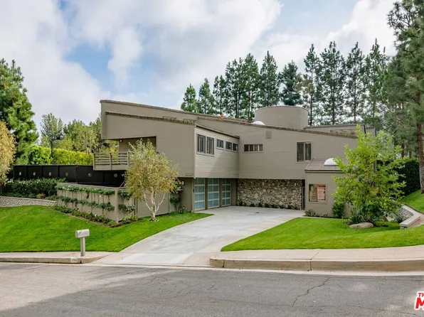 17765 Camino De Yatasto, Pacific Palisades, CA 90272