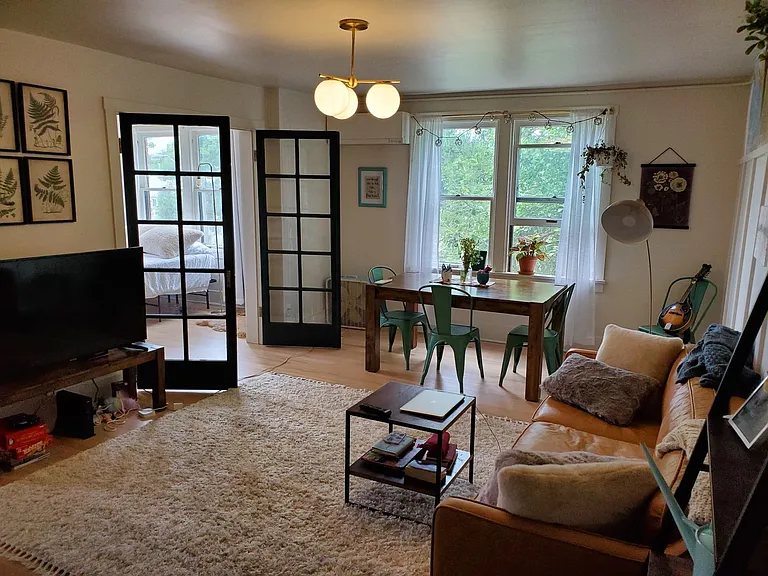 Laurel220 (KC-JF) — Photo 2