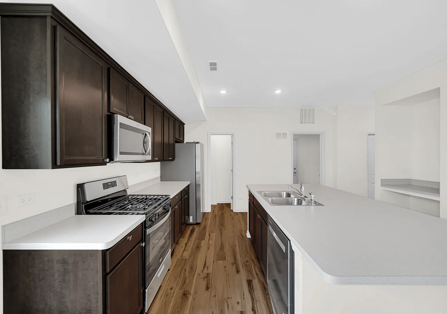 3 bed, 2.5 bath, 2130 sqft, $2,895 — Photo 4