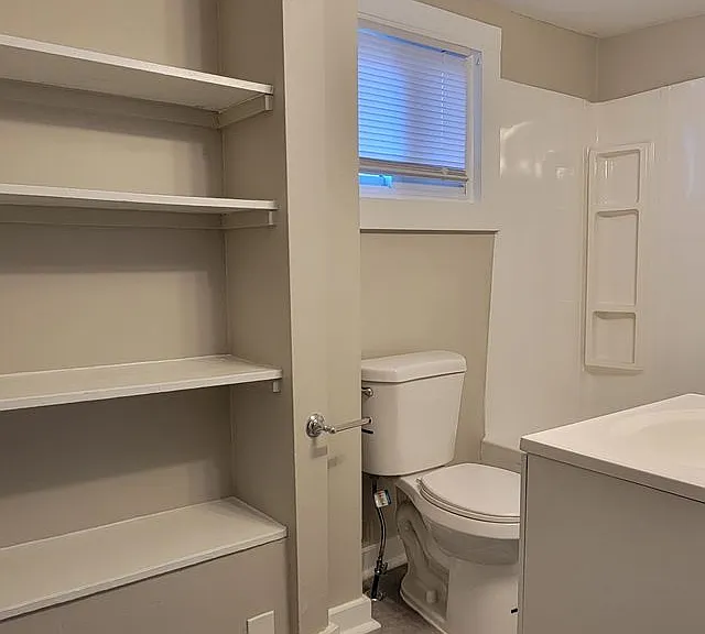 135 Byron St #2 — Photo 9