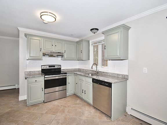 5th image of 183 Jewett St