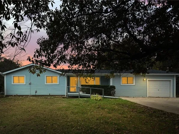 1407 Gambrell St, Greenwood, MO 64034