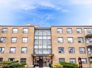 1004 Lawrence Ave E, Toronto, ON M3C 1R5