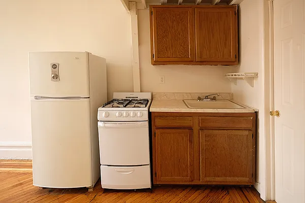 Rented by CG Realty | media 18