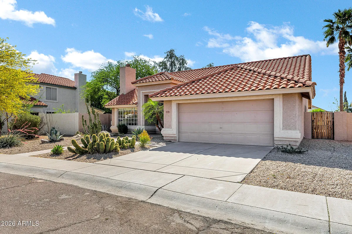 Building Photo - 4315 E Rocky Slope Dr
