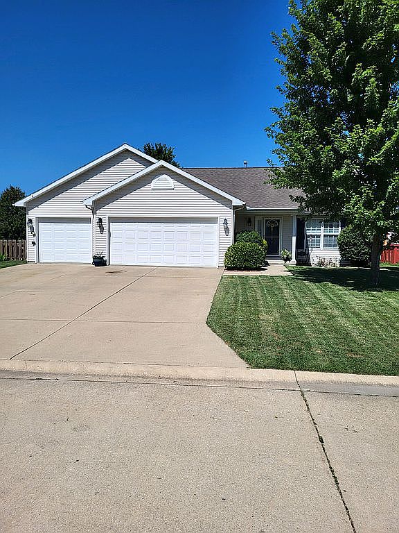 1006 N Fox Run, Villa Grove, IL 61956 Zillow