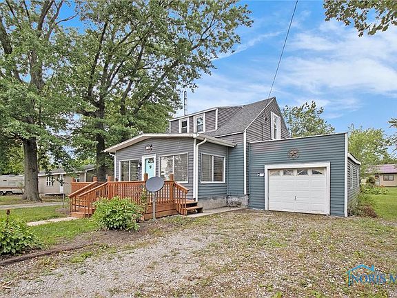 4th image of 108 Superior St E