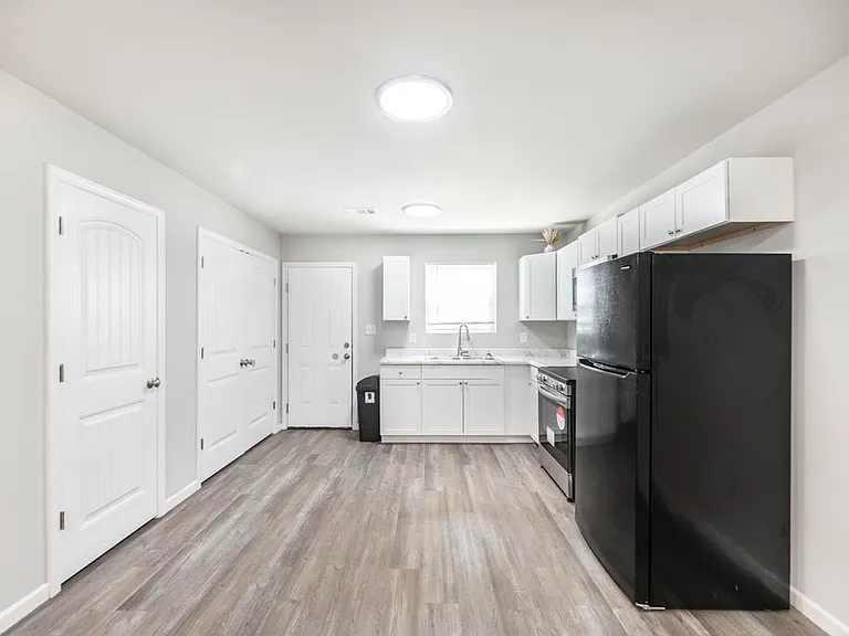 205 Doyle St #2 — Photo 12