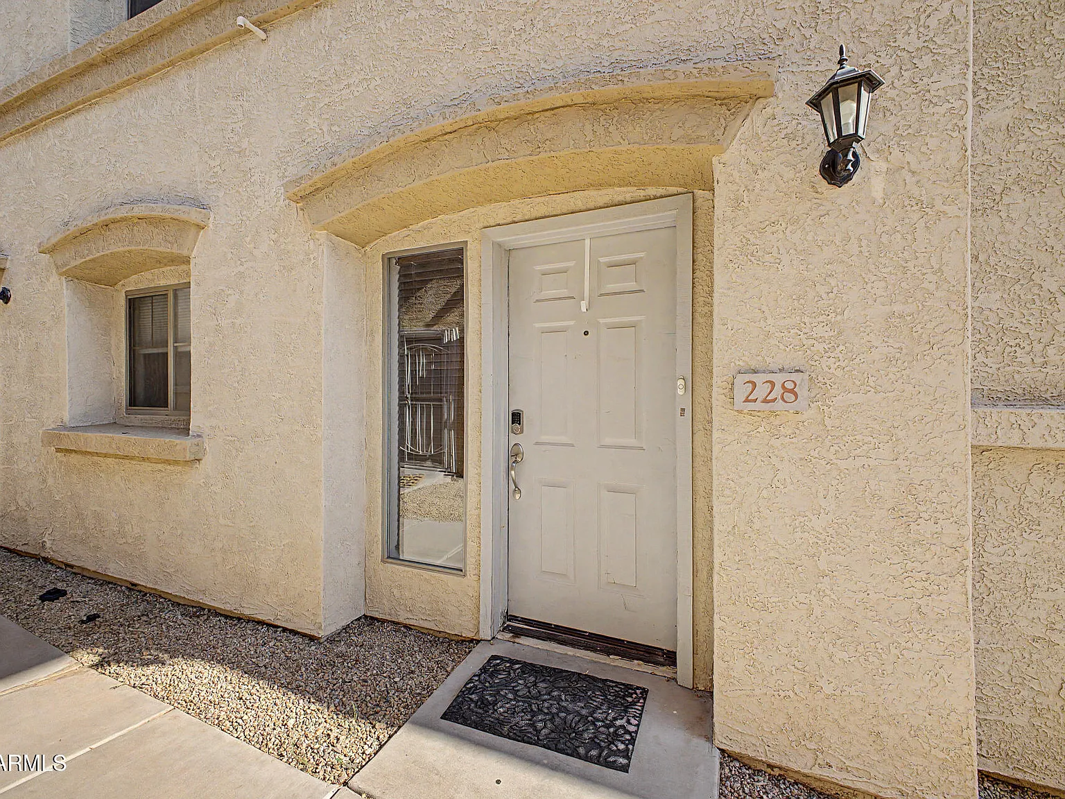 3 bed, 2.0 bath, 1401 sqft, $2,350 — Photo 4