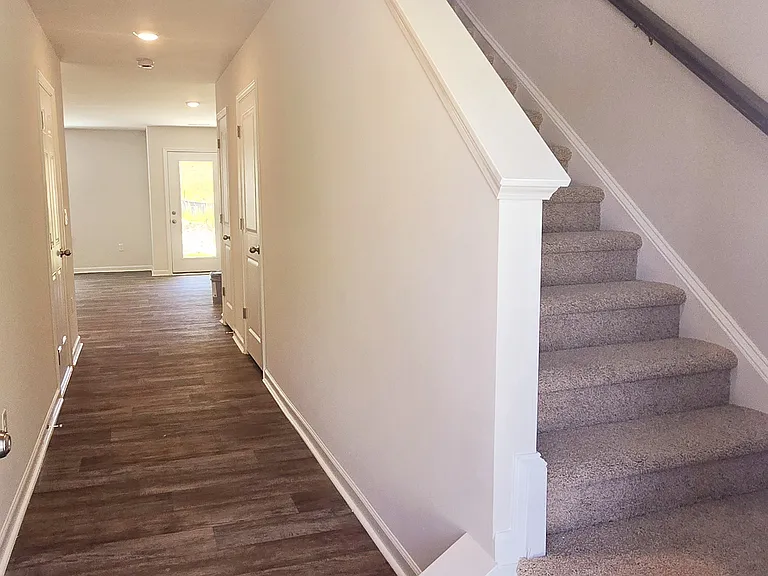 311 Cherry Laurel Dr — Photo 7