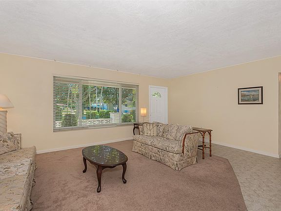 4th image of 1940 NW 107 Avenue