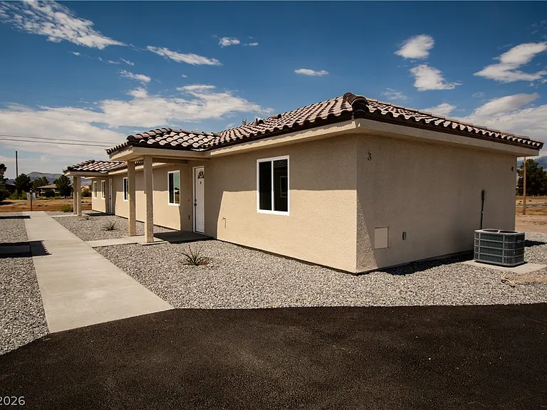 660 San Lorenzo St #2 — Photo 2