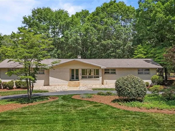 280 Ranch Dr, Reidsville, NC 27320