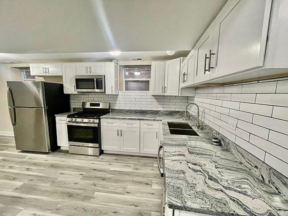 2nd image of 4632 N Karlov Ave #B