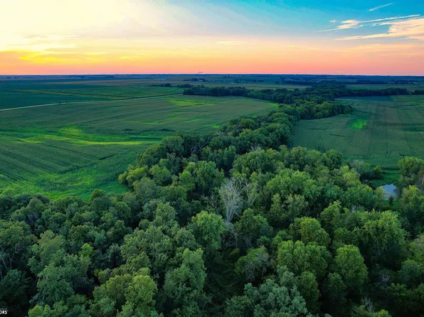 N Doris Ave, Independence, IA 50644