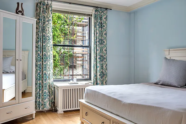 Sold by Compass | media 6