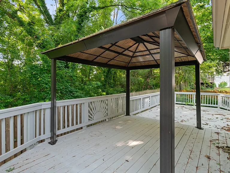 340 Foxridge Dr SW — Photo 32