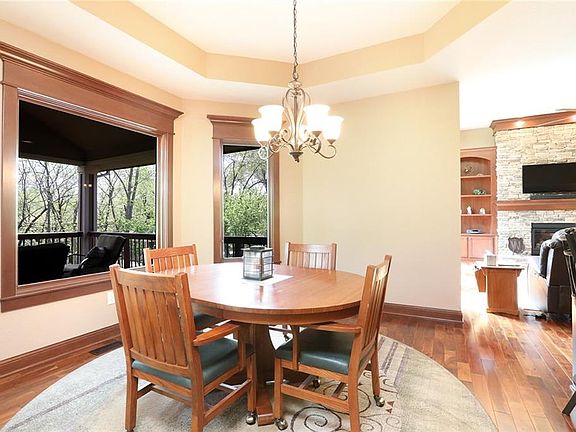 5th image of 1310 Oakwood Dr