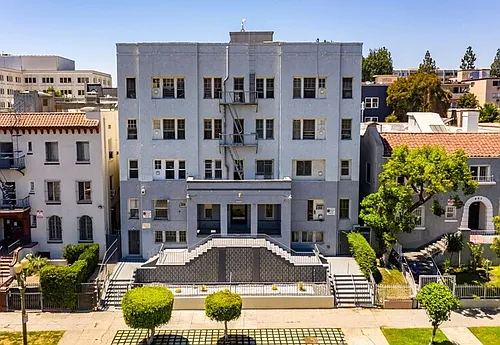 447 S. Rampart Blvd - Studio & 1 Bedroom Apartment! Photo 1