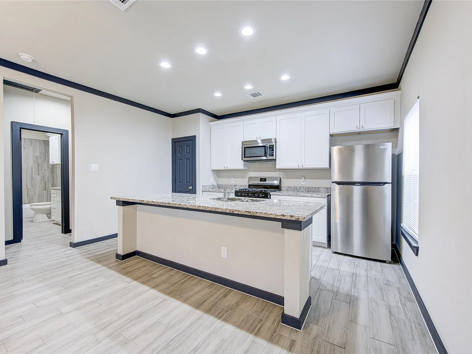 2 bed, 2.0 bath, 950 sqft, $1,475 — Photo 3