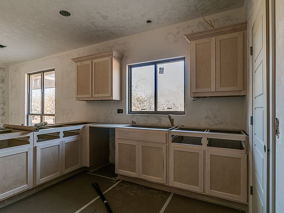 5th image of 17135 Winchester Ln