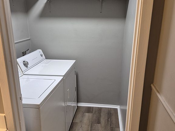 4th image of 724 Bergerie St #B