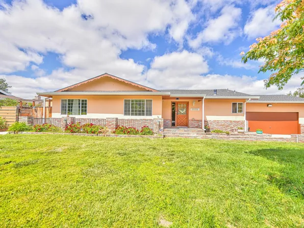 20290 Portola Dr, Salinas, CA 93908
